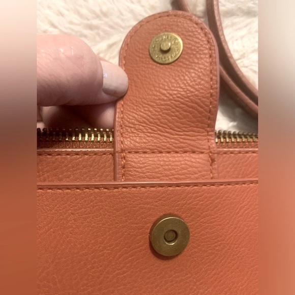 Universal Thread Wristlet Red/Rust Like New - Picture 5 of 9